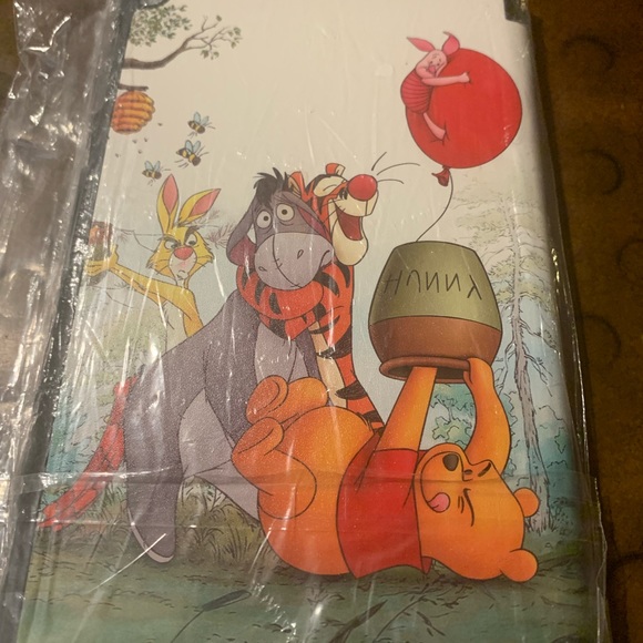 Kindle HD8 Disney Winnie the Pooh Case - Picture 3 of 7